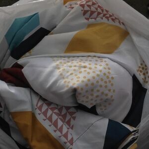 Geometric Patterned Bedding Set